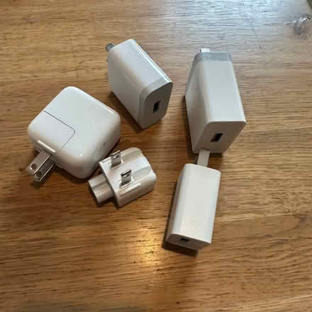 Photo of free US plug USB-A charger (Maryland Station E15) #1
