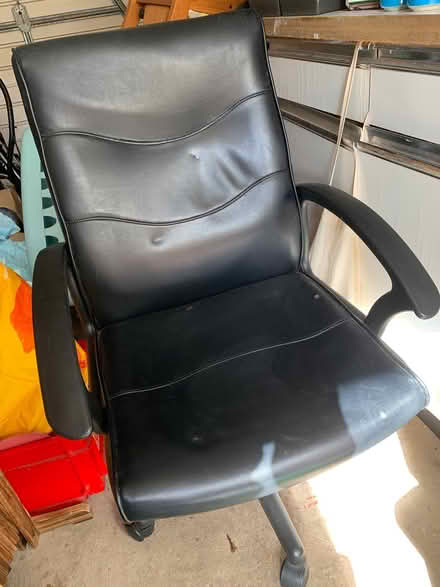 Photo of free Office swivel adjustable height office chair (Bewdley DY12) #1