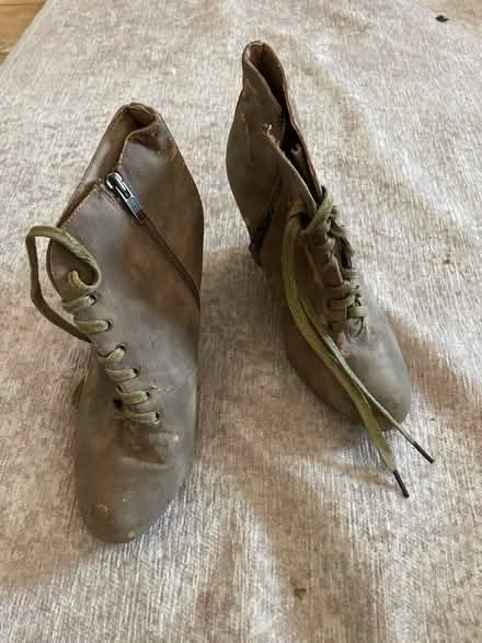 Photo of free Size 5 woman’s shoes (PO6) #2