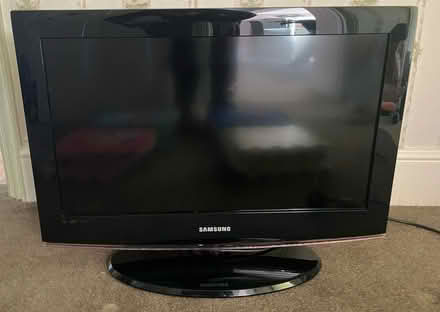 Photo of free Samsung tv 30” (Wonersh GU5) #1