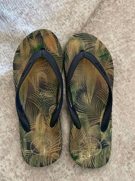 Photo of free Flip flop 38/ size 5 (PO6) #1