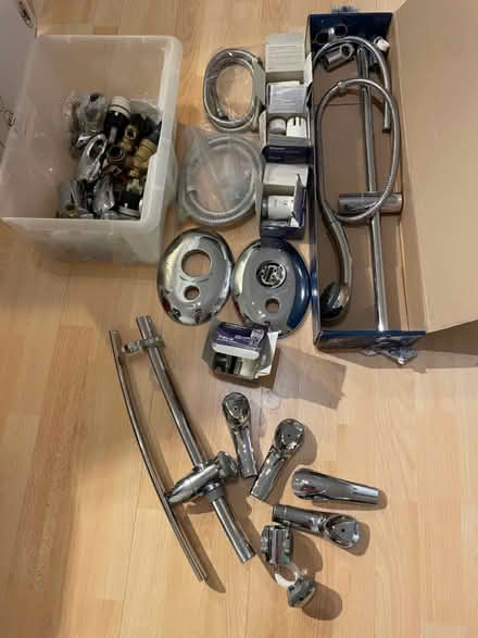 Photo of free Bathroom fitting bits n bobs (Central maidstone) #1