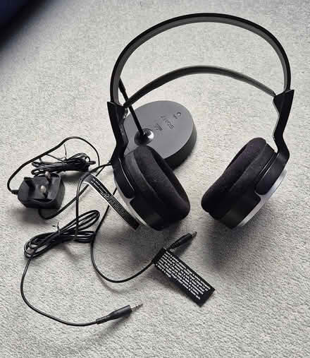 Photo of free Sony wireless headphones for TV (St Albans AL1, Fleetville) #1