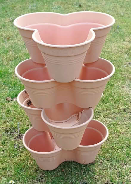 Photo of free Strawberry stacking pots (set of 4) (AB22) #1