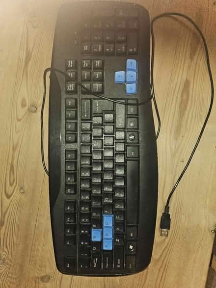 Photo of free USB PC Keyboard (Leeds LS15) #1