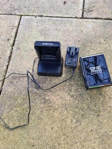 Photo of free Vax Blade 4 vacuum cleaner battery and charger (Cheadle Hulme SK8) #1