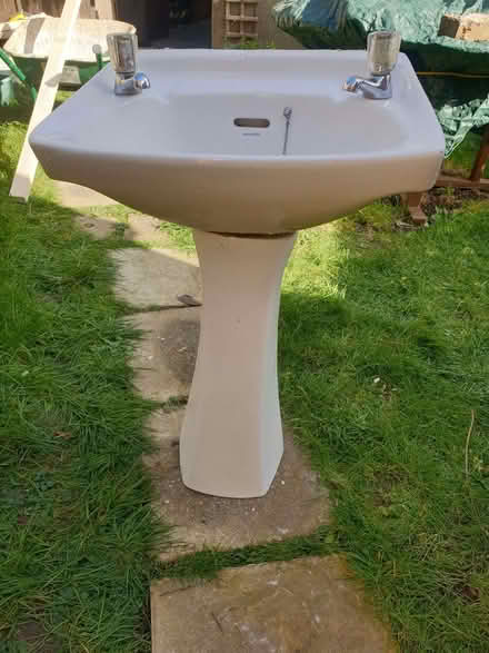 Photo of free Twyford bathroom basin classic (Eastbourne BN21) #2
