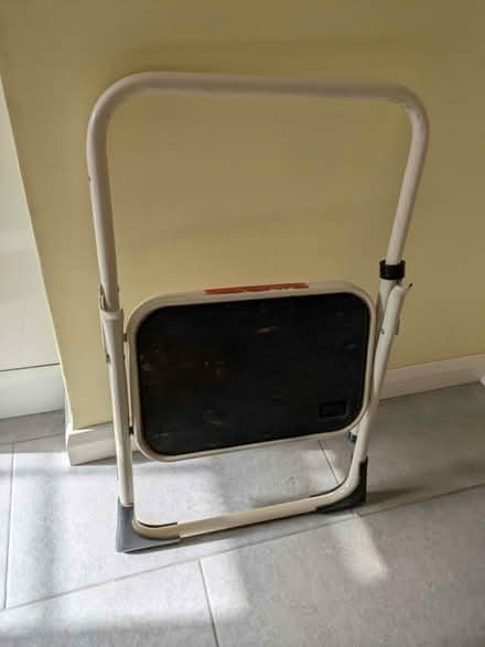 Photo of free One Step Stool (Ascot) #1