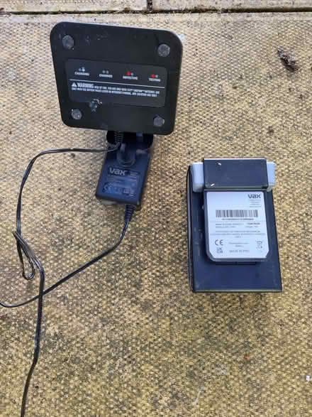 Photo of free Vax Blade 4 vacuum cleaner battery and charger (Cheadle Hulme SK8) #2