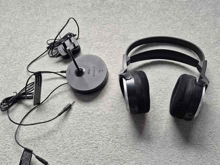 Photo of free Sony wireless headphones for TV (St Albans AL1, Fleetville) #2