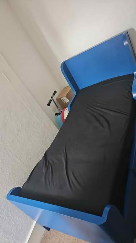Photo of free Single bed with mattress (N18 Edmonton) #2