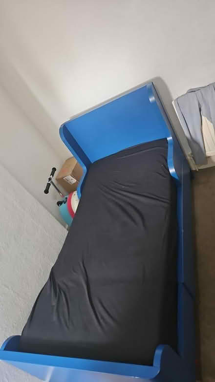 Photo of free Single bed with mattress (N18 Edmonton) #1