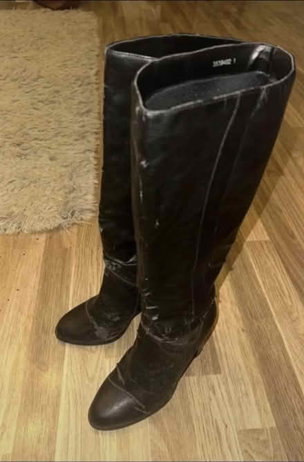 Photo of free Black heeled boots- Size 5 (TW13) #1