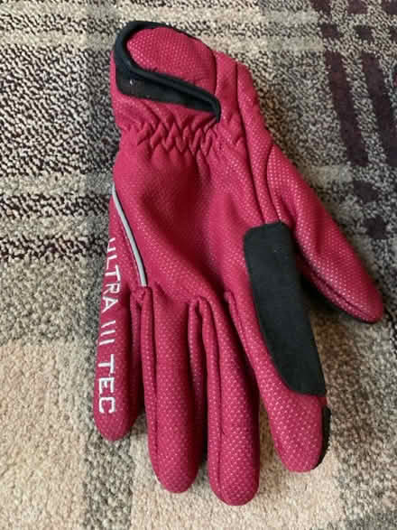 Photo of free Small Red Padded Gloves (South Beach, Blyth NE24) #2