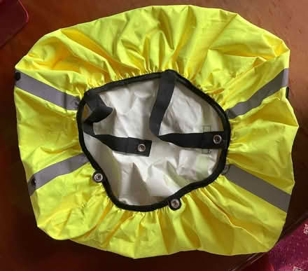 Photo of free High-Vis rucksack cover. (Gleadless S12) #3