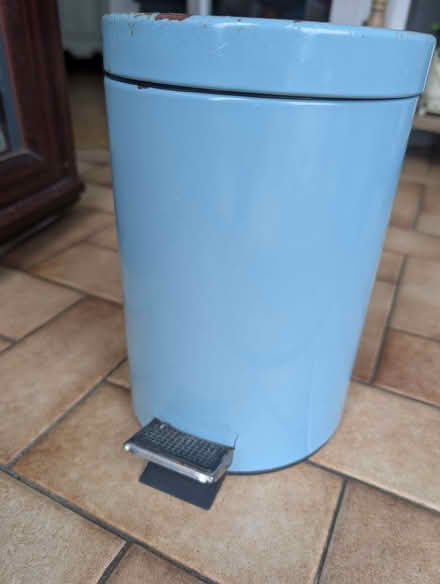 Photo of free Pedel bin (BT9) #1