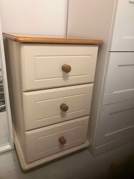 Photo of free small chest of drawers (D09) #1