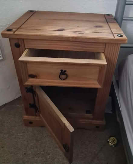 Photo of free Cabinet / bedside table (Hitchin SG4) #2