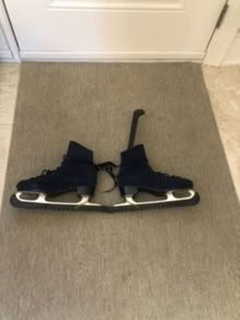 Photo of free women's blue suede skates (Dufferin/St. Clair) #1