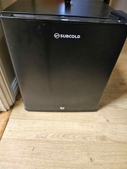 Photo of free Non working fridge (SE15) #1