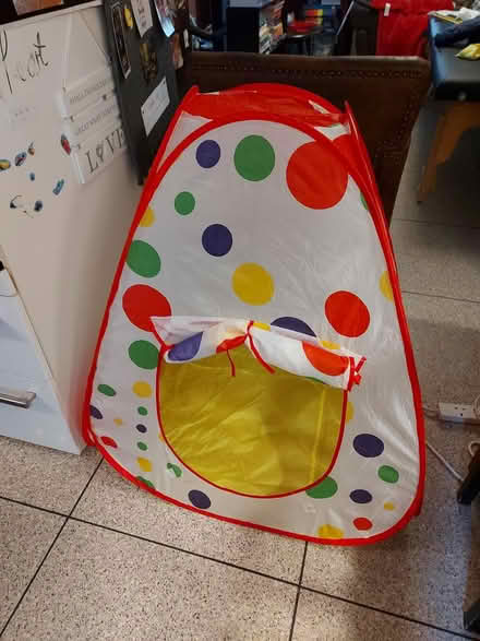 Photo of free Kids play tent (Radcliffe M26) #1