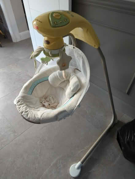 Photo of free Fisher Price Baby swing (Sarratt WD3) #2