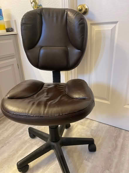 Photo of free Nice small office swivel chair (Mountain View San Antonio) #1
