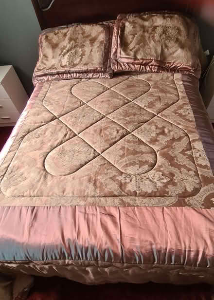 Photo of free Bedspread (CT14) #1