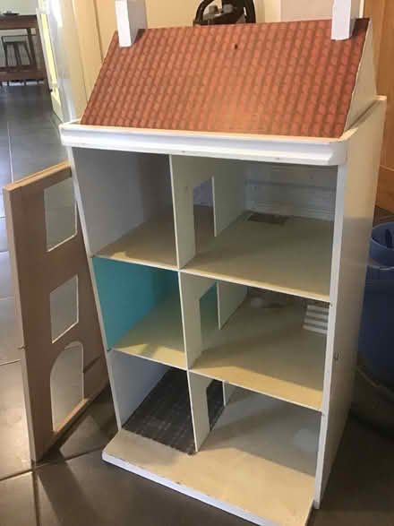 Photo of free Doll’s house (Horton BS37) #1