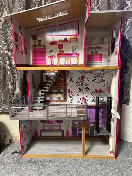Photo of free wooden doll house (Harrow) #4
