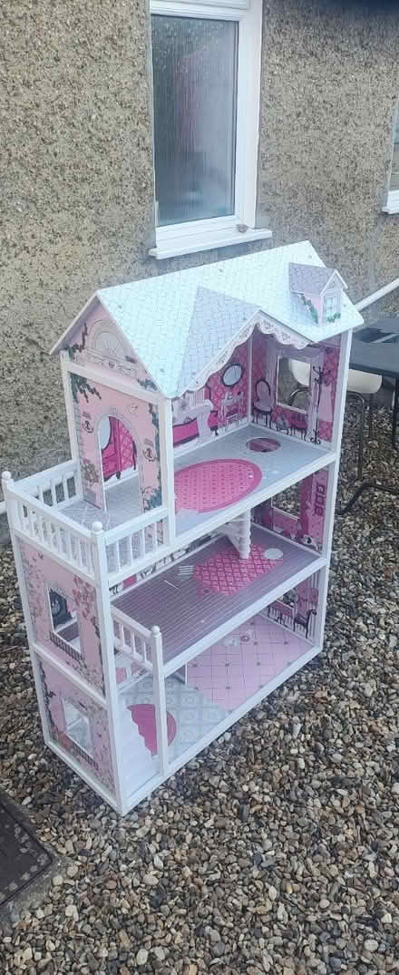 Photo of free Play doll house & furniture (Nr7) #1