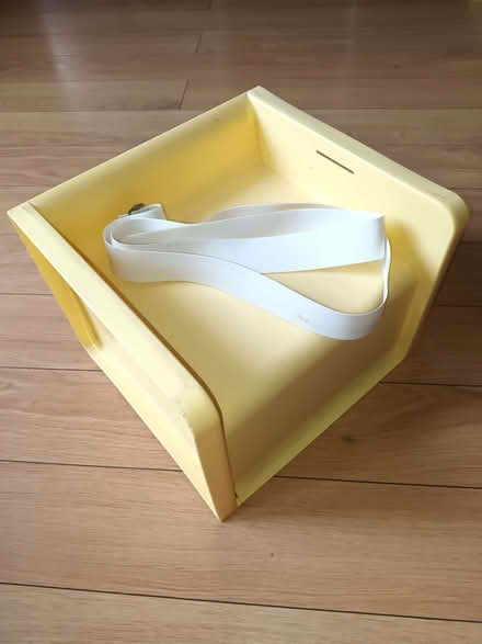 Photo of free Booster seat (Willey Green GU3) #1