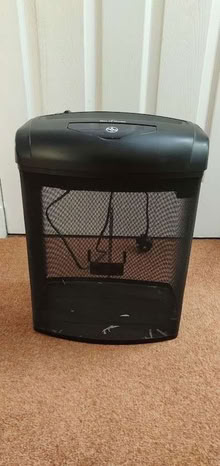 Photo of free Pro Action 10 sheet Shredder (Johnstone PA5) #2