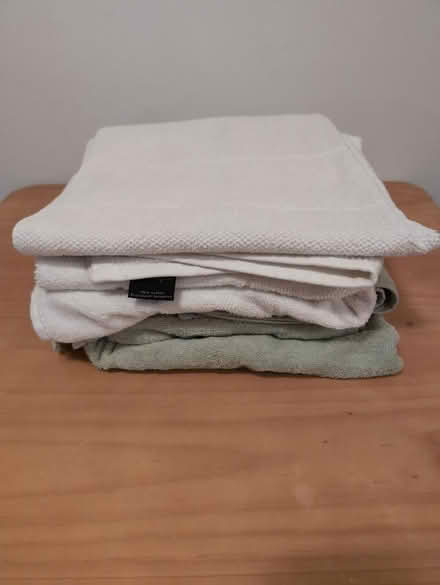 Photo of free 4 bath towels (Gramercy Park) #1