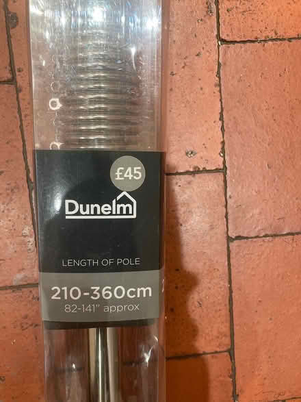 Photo of free New metal extendable curtain pole (South Croydon CR2) #1