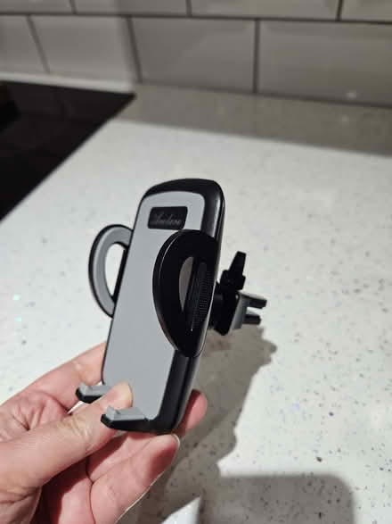 Photo of free Mobile phone mount for car (South End MK42) #1