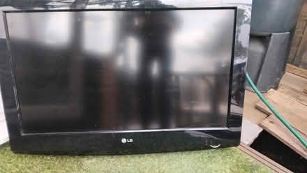 Photo of free 32" lg tv (Bournemouth/Poole) #1