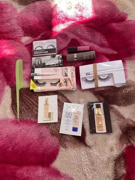 Photo of free eyelashes lipstick com (Edgware) #1