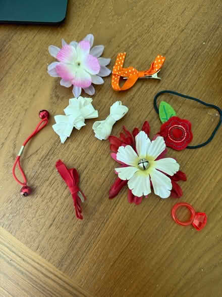 Photo of free Kids hair things (95070) #1