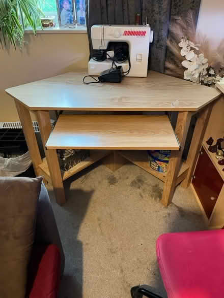 Photo of free Corner desk (Chesham) #1