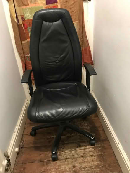 Photo of free Black very comfortable office chair (Headington OX3) #2