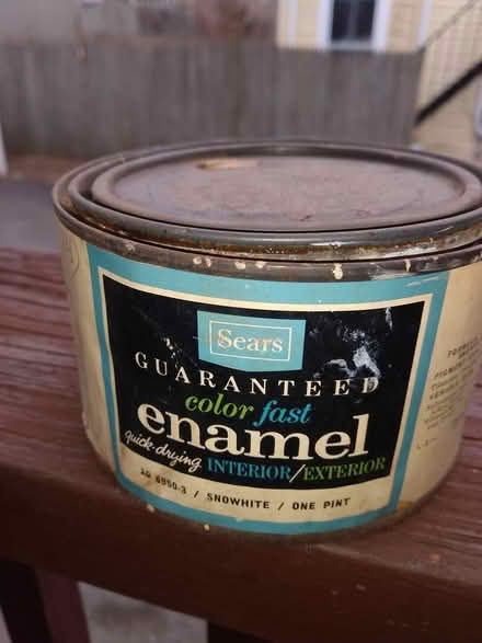 Photo of free oil-based white paint (Cambridge, Porter Square) #1
