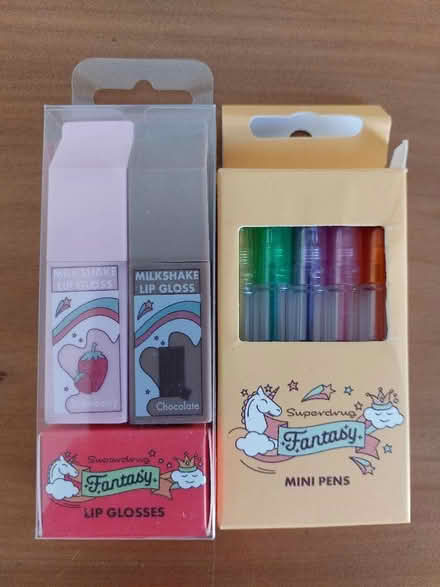 Photo of free Sparkly mini pens and lip gloss (St Helens TN35) #1