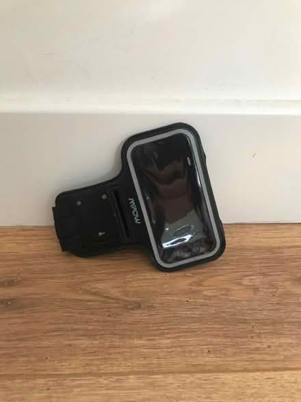 Photo of free iPhone running band / phone holder (Upper Holloway N19) #1