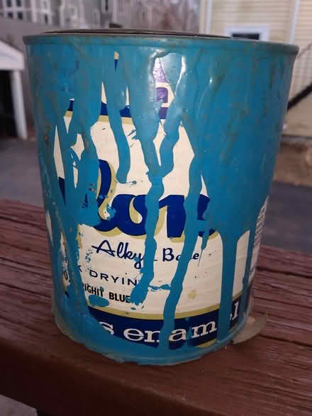 Photo of free oil-based blue paint (Cambridge, Porter Square) #1