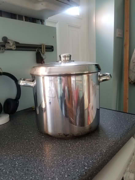 Photo of free Large saucepan (Hillsborough S6) #1