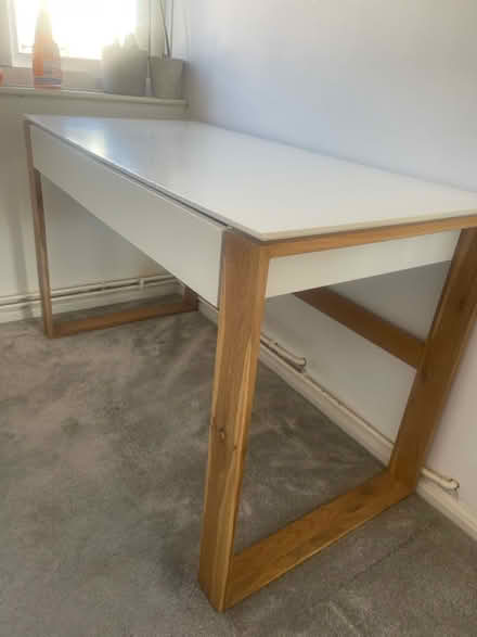 Photo of free White desk with drawers (SW17 8JA) #1
