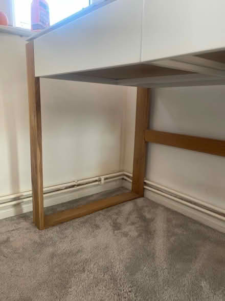 Photo of free White desk with drawers (SW17 8JA) #4
