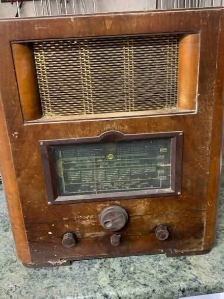 Photo of free Valve radio (CW3 0BX) #1
