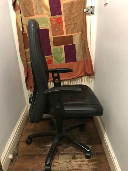 Photo of free Black very comfortable office chair (Headington OX3) #1